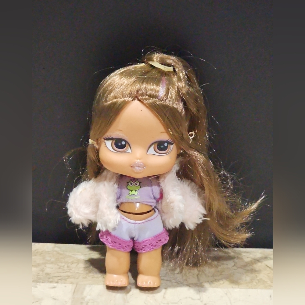 Bratz Babyz Girlz YASMIN Doll Brown‎ Hair Eyes Dress Collectible Figure Toy